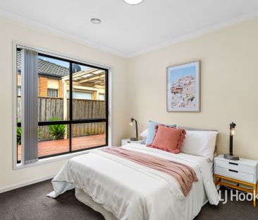 30 Crossway Avenue, Tarneit VIC, Belconnen - Photo 5