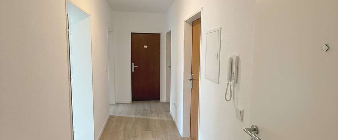 Neuss-Gnadental: Helle und modernisierte 3-Zimmerwohnung mit großem Süd-West-Balkon in Rheinnähe - Foto 1