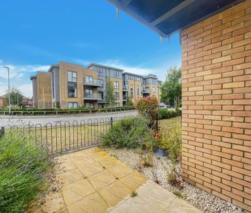 A spacious and stylish, furnished 2 bedroom ground floor apartment ... - Photo 6