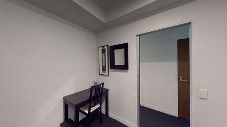 One bedroom plus study! - Photo 2