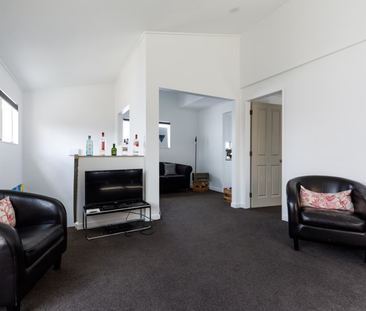 4B MacDonald Crescent, Te Aro - Photo 2