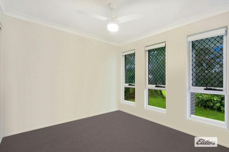 Cozy Home Perfect for a Small Family! - Photo 3