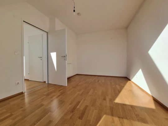 Traumhaftes Dachgeschoß-Refugium in St. Pölten - Großzügig, gepflegt und mit Balkon! - Photo 1