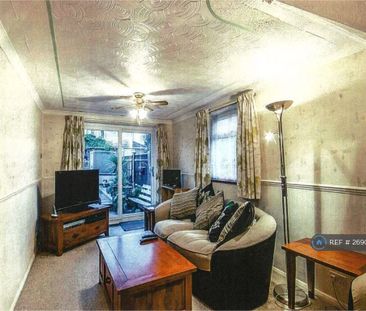 3 bedroom semi-detached house to rent - Photo 5