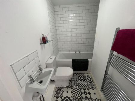 2 bedroom terraced house to rent - Photo 5