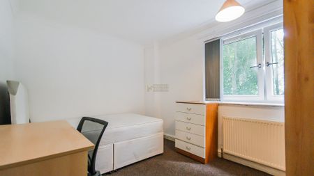 16 Bodmin Grove - Photo 3