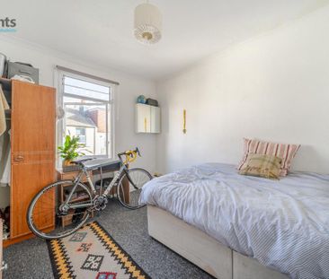 4 bedroom terraced house to rent - Photo 3