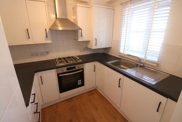 7 Winston Churchill Close - Photo 1
