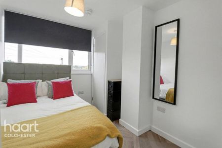 1 bedroom in a house share to rent - Photo 3