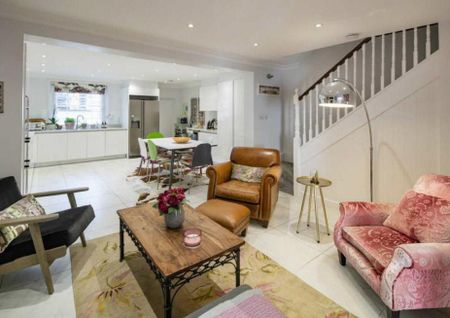 4 bedroom terraced house to rent - Photo 2