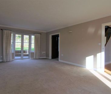 4 bedroom detached house to rent - Photo 6