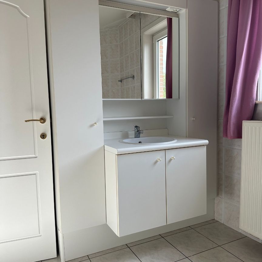 Appartement met 2 slaapkamers en staanplaats - Photo 1