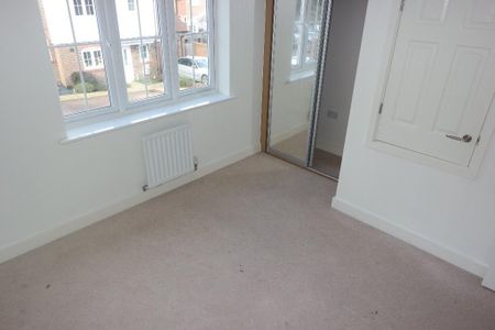 3 bedroom link detached house to rent - Photo 5