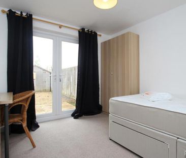 ***STUDENT PROPERTY *** A newly refurbished 6 bedroom student prope... - Photo 5