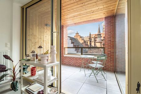 Appartement met 2 slaapkamers en terras aan Turnova - Photo 2