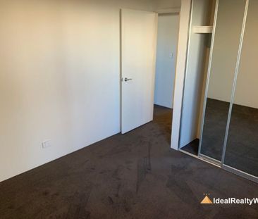 An exceptional family retreat nestled in the heart of Hammond Park - Photo 2