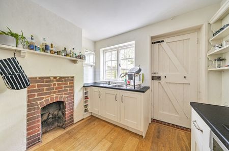 3 bedroom semi-detached house to rent - Photo 3