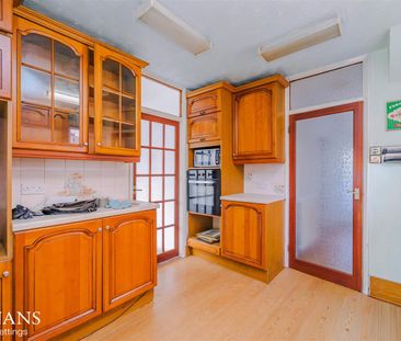 Tintern Crescent, Blackburn - Photo 1