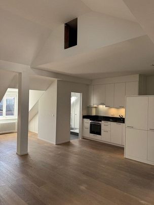 Sanierte 1.5 Zimmer-Dachwohnung im Herzen von Zürich zu vermieten - Photo 1