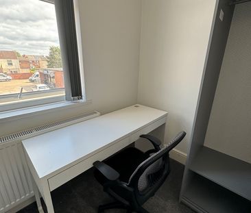 3 Bed Flat, Queens Road, NG9 - Photo 2