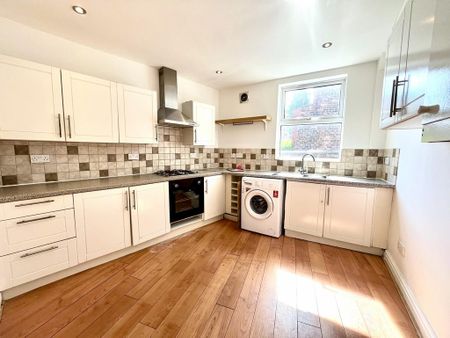 3 bedroom terraced house to rent - Photo 3