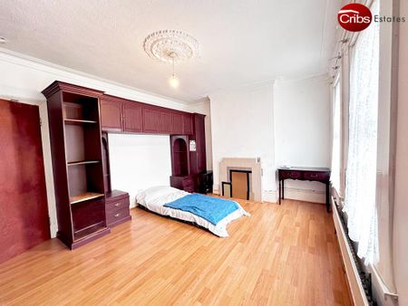 4 bedroom terraced house to rent - Photo 5