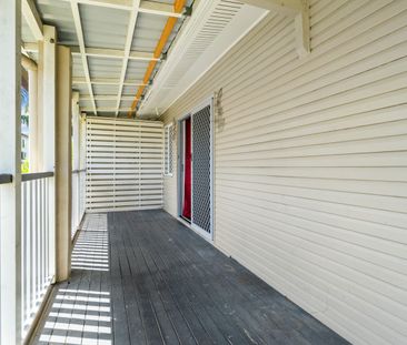 Tidy 2-Bed Unit with Aircon in a Handy Location - Photo 6