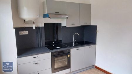 Location Appartement 2 pièces 48m² ST ROMAIN LACHALM 43620 - Photo 2