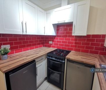 2 bedroom maisonette to rent - Photo 4