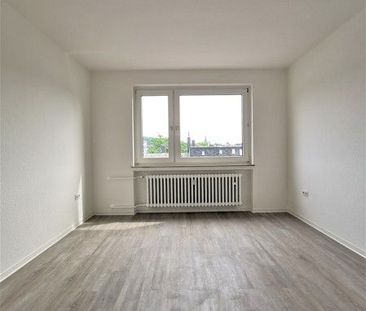 Frisch renovierte 3-Zi.-Whg. mit neuem Boden und Balkon - Photo 1