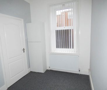 2 bed flat to rent in Duke Street, Pelaw, NE10 - Photo 4