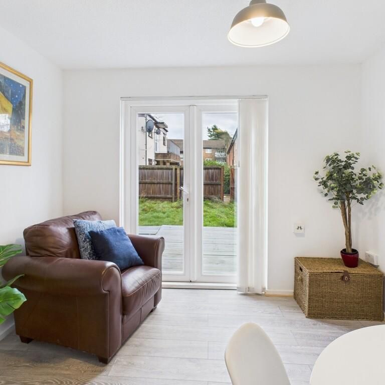 1 bedroom in a house share to rent - Photo 1