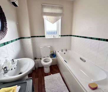 Lakeside Boulevard, DONCASTER - Photo 3