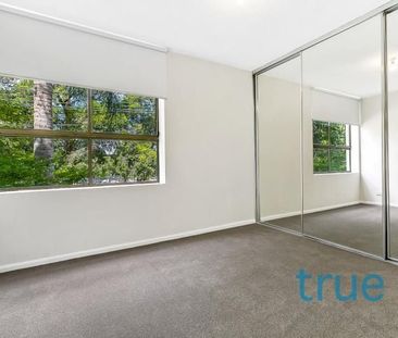 TIDY APARTMENT IN CONVENIENT LOCALE - Photo 1