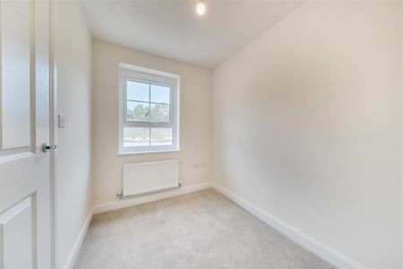 4 Bedroom House - End Terrace - Photo 5