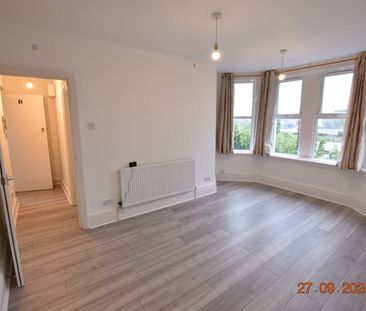 1 Bed Flat, Crescent Road, LU2 - Photo 3