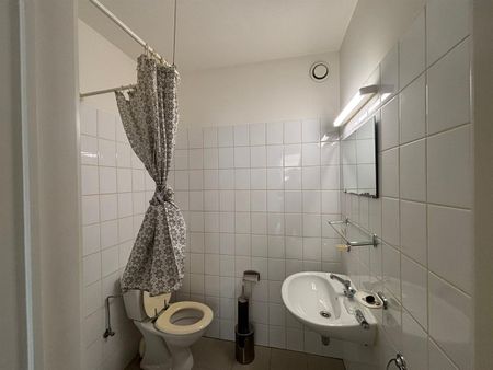 Drie beschikbare studio's in centrum Aalst - Photo 4