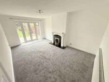 Keswick Avenue, Hullbridge, SS5 - Photo 2