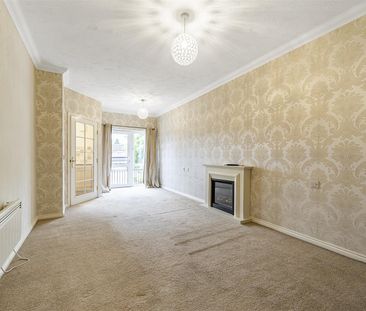 New Hall Lodge, Sutton Coldfield - Photo 2