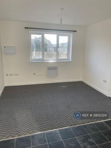1 bedroom flat to rent - Photo 2