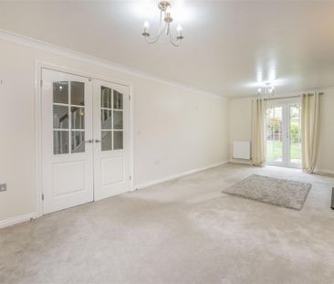 4 bed House - Detached To Let - Photo 1