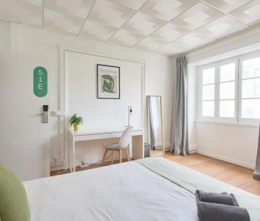 Room in a shared 6-bedroom apartment for rent in Lisbon, bills incl... - Foto 3