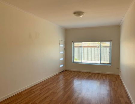 Centrally located unit - Photo 4