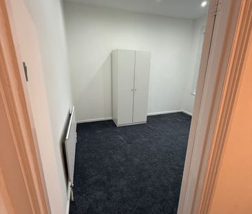 4 Bed Terraced House, Golfe Road, IG1 - Photo 1