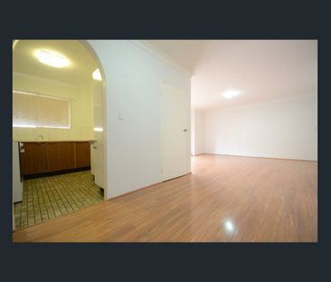 2 Bedroom unit!! - Photo 1