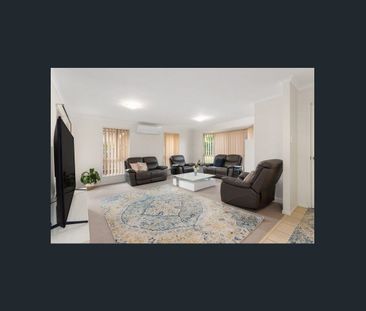 Comfortable family home in a quiet Forest Lake location, This well-... - Photo 2