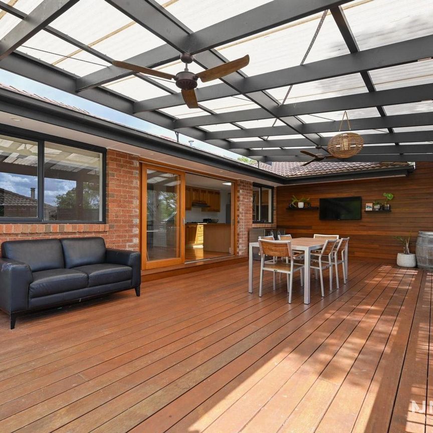 9 Jonathan Close, BAYSWATER - Photo 1