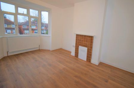 3 bedroom semi-detached house to rent - Photo 2