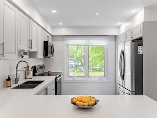 For Lease - 2445 Homelands Drive Unit# 4, Mississauga, Ontario - Photo 1