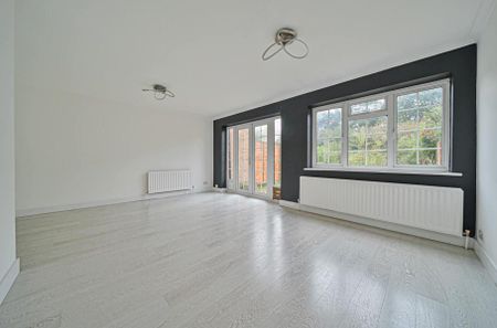 3 bedroom terraced house to rent - Photo 2